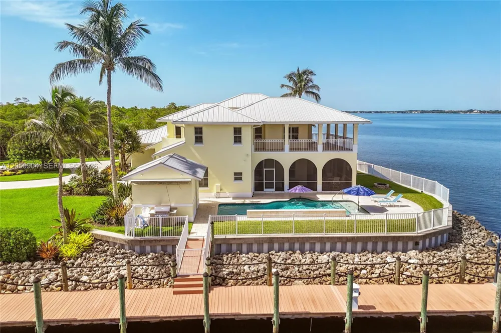 4105 NE Rigels Cove Way Jensen Beach, FL 34957