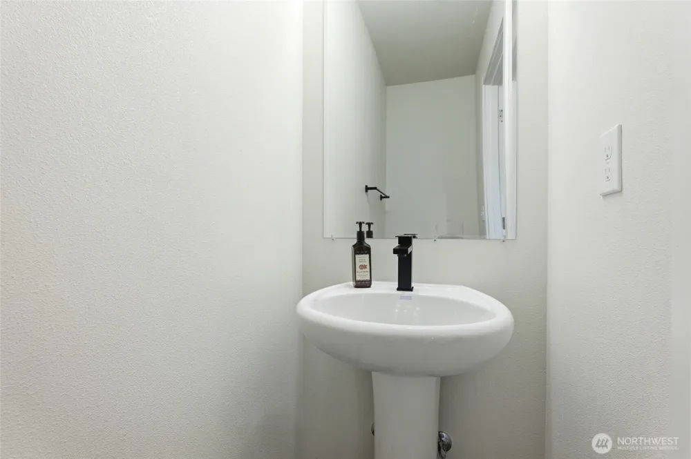 6214 Knoble Road E Spanaway, WA 98387