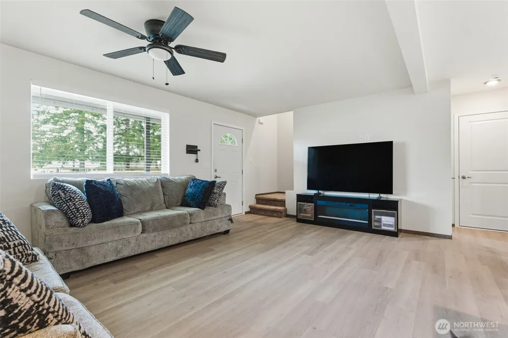 6214 Knoble Road E Spanaway, WA 98387
