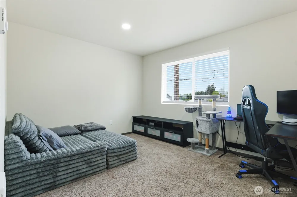 6214 Knoble Road E Spanaway, WA 98387