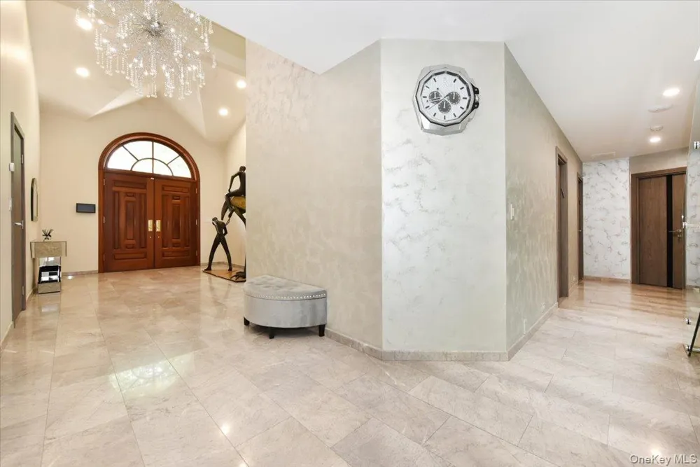 345 Heather Lane Hewlett Harbor, NY 11557