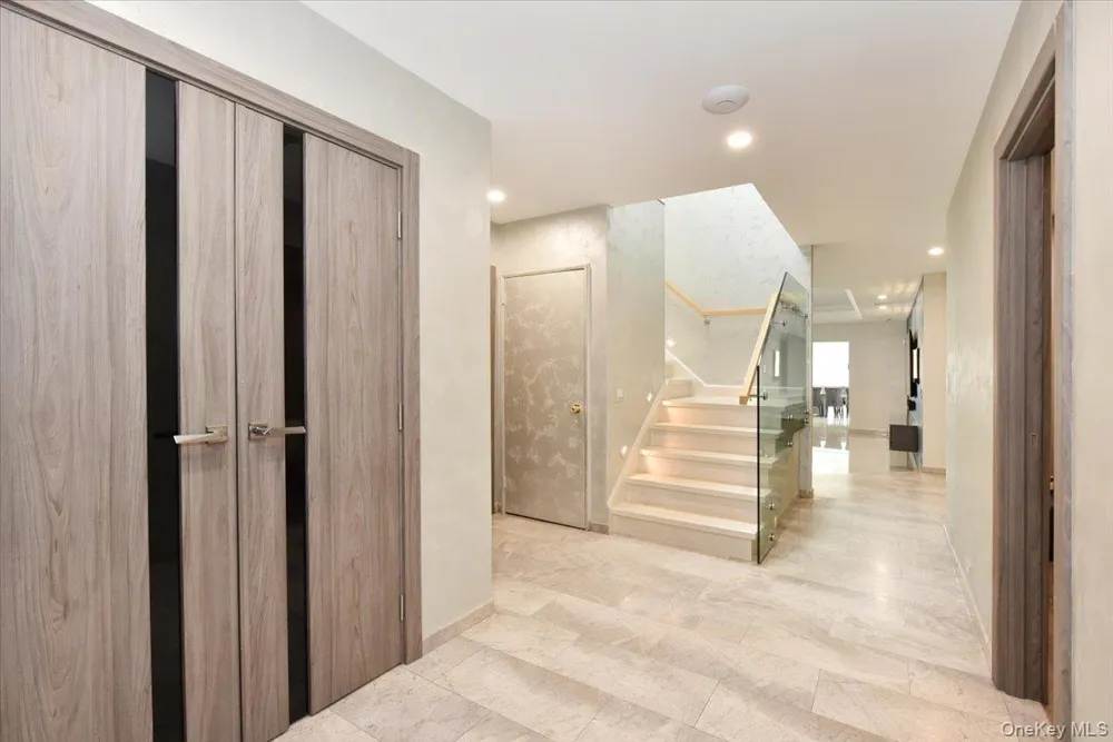 345 Heather Lane Hewlett Harbor, NY 11557