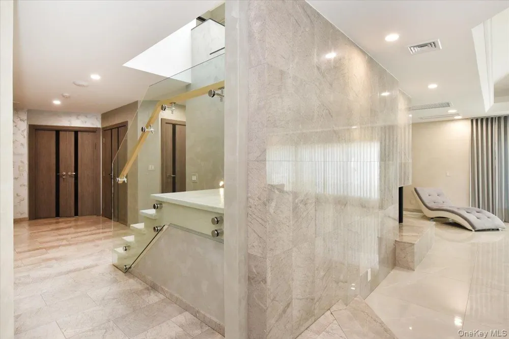 345 Heather Lane Hewlett Harbor, NY 11557