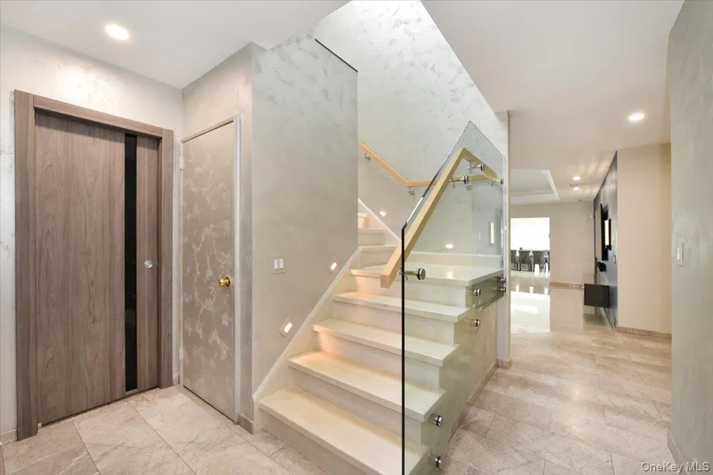 345 Heather Lane Hewlett Harbor, NY 11557
