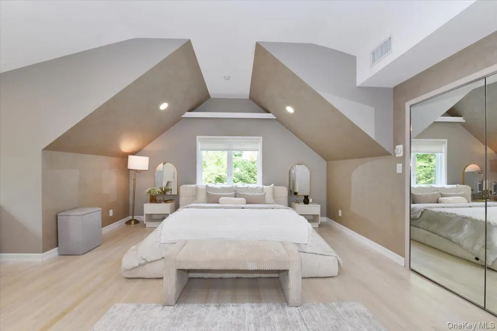 345 Heather Lane Hewlett Harbor, NY 11557