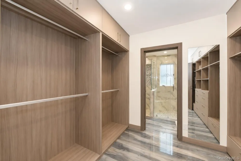 345 Heather Lane Hewlett Harbor, NY 11557