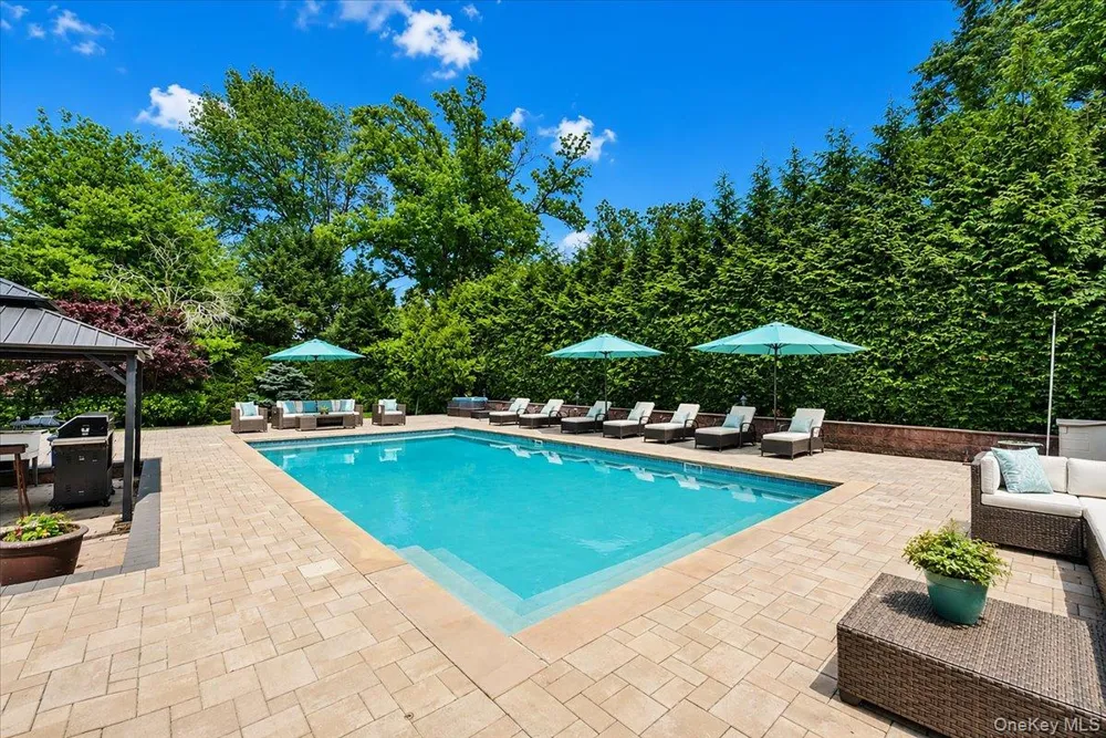 345 Heather Lane Hewlett Harbor, NY 11557