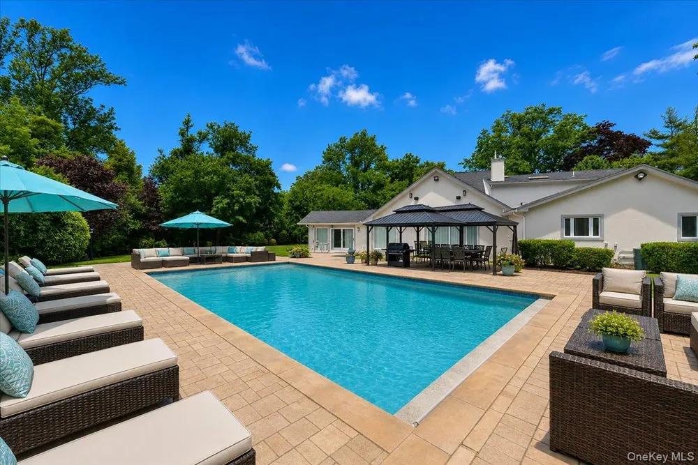 345 Heather Lane Hewlett Harbor, NY 11557
