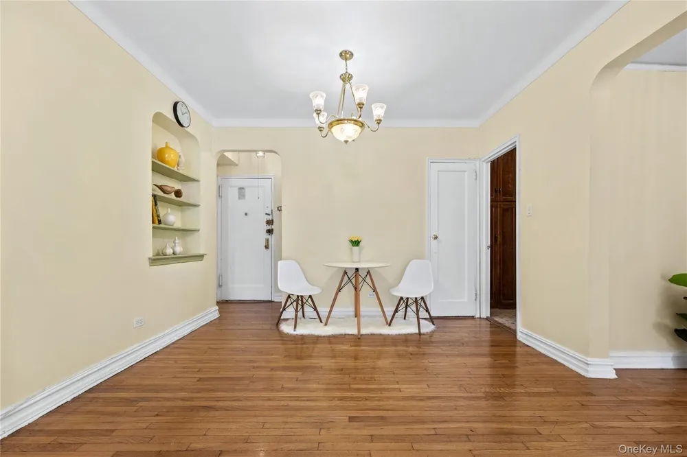 35-35 75th Street #522 Jackson Heights, NY 11372