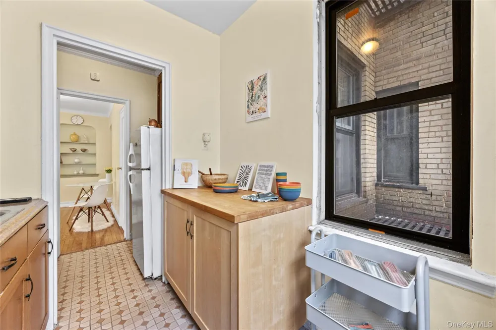 35-35 75th Street #522 Jackson Heights, NY 11372