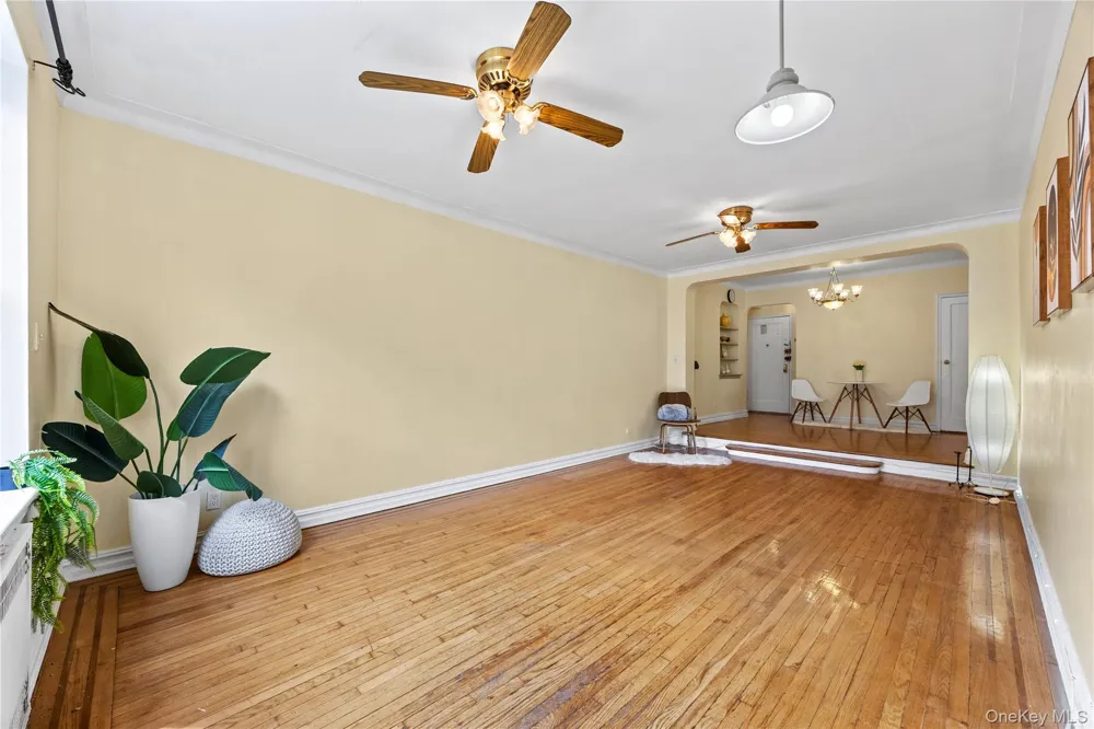 35-35 75th Street #522 Jackson Heights, NY 11372
