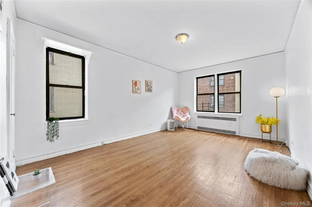 35-35 75th Street #522 Jackson Heights, NY 11372