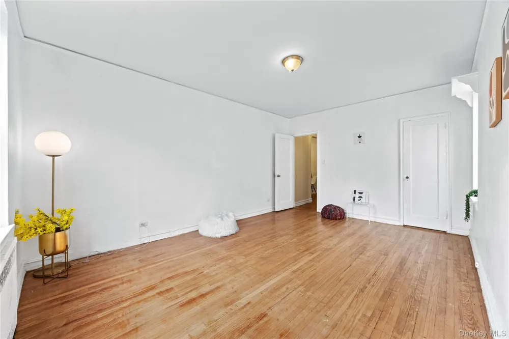 35-35 75th Street #522 Jackson Heights, NY 11372