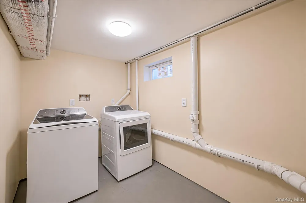 52 Norfeld Boulevard Elmont, NY 11003