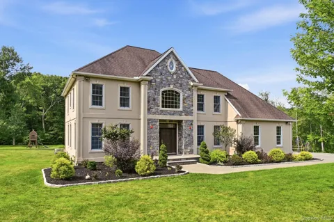 17 Meadow Crest Drive