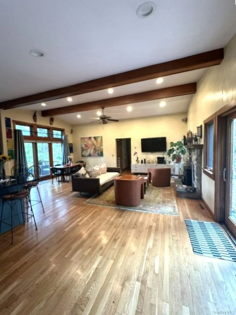 44 Lynn Avenue Hampton Bays, NY 11946