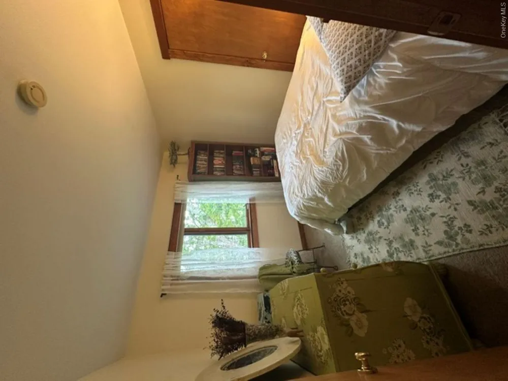 44 Lynn Avenue Hampton Bays, NY 11946