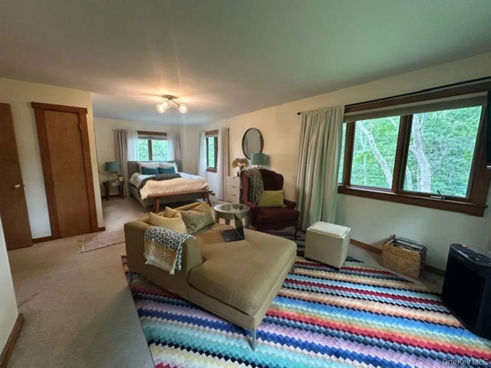 44 Lynn Avenue Hampton Bays, NY 11946