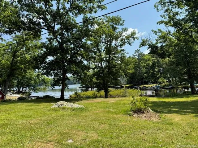 179 W Mohican Trail Glen Spey, NY 12737