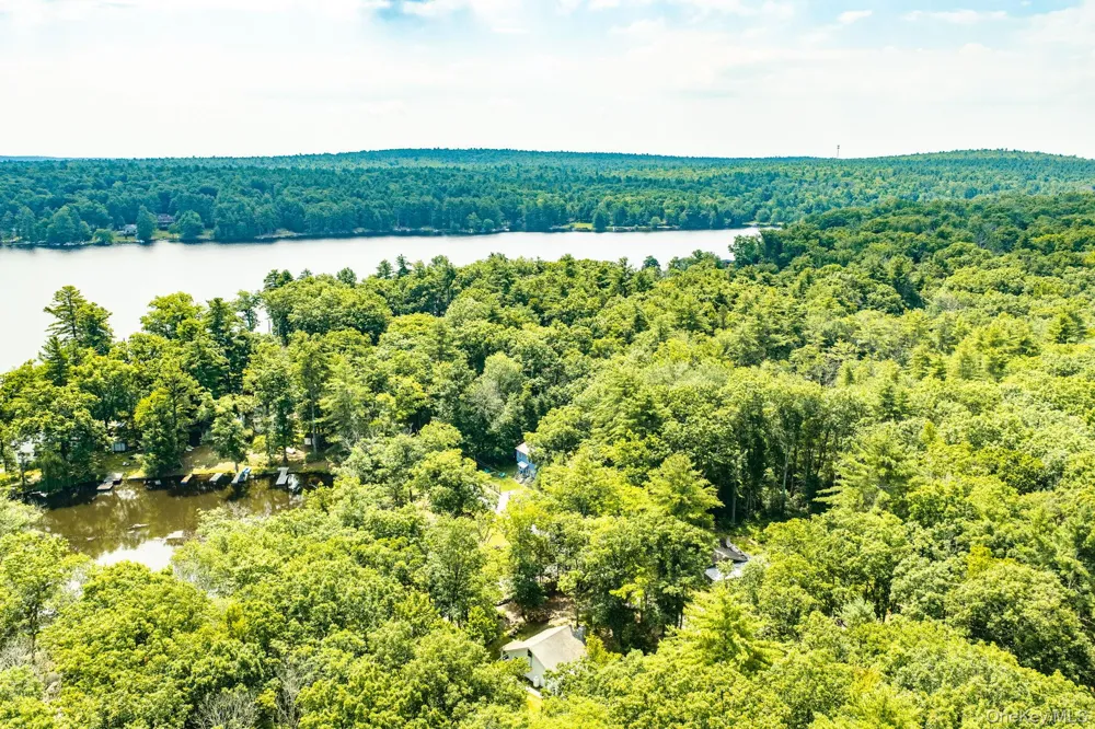 179 W Mohican Trail Glen Spey, NY 12737