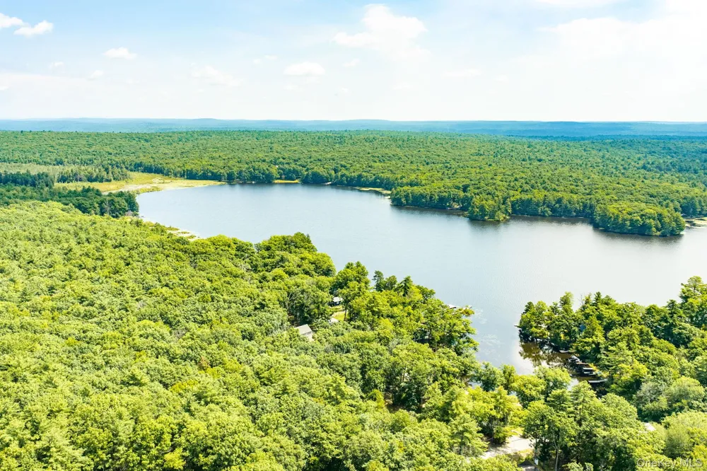 179 W Mohican Trail Glen Spey, NY 12737