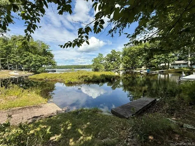 179 W Mohican Trail Glen Spey, NY 12737