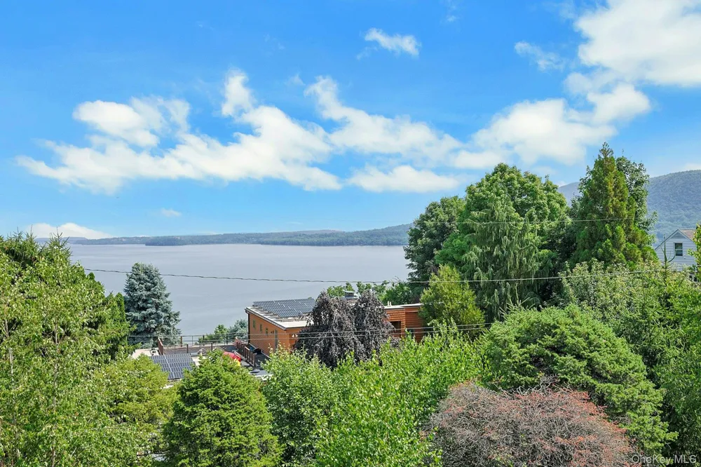 6 Grandview Avenue Cornwall on Hudson, NY 12520