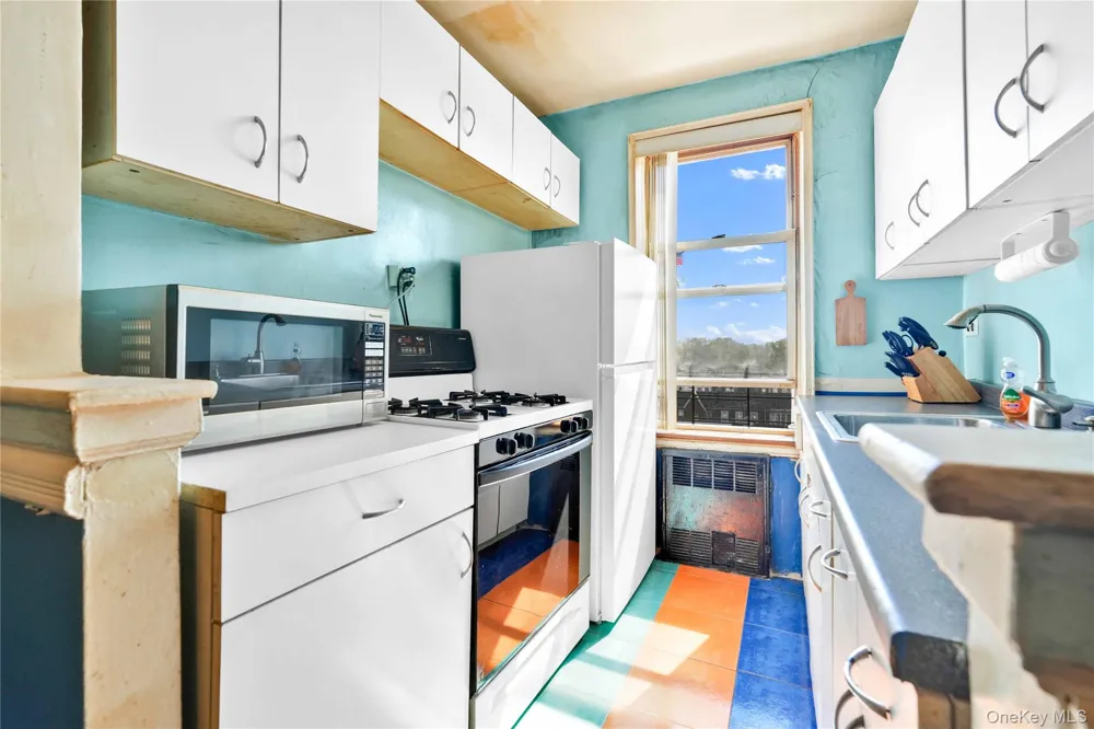 3203 Nostrand Avenue #5J Brooklyn, NY 11229