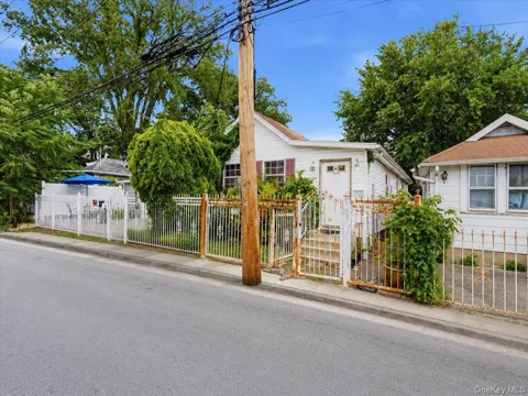 1202 Harding Park