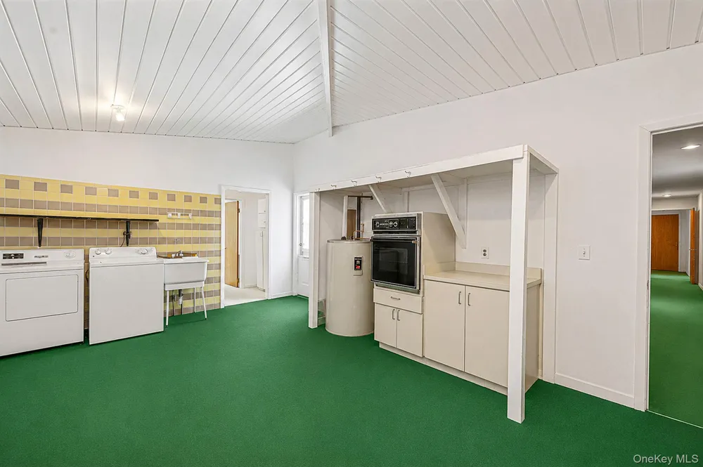 1520 Meday Avenue Mattituck, NY 11952