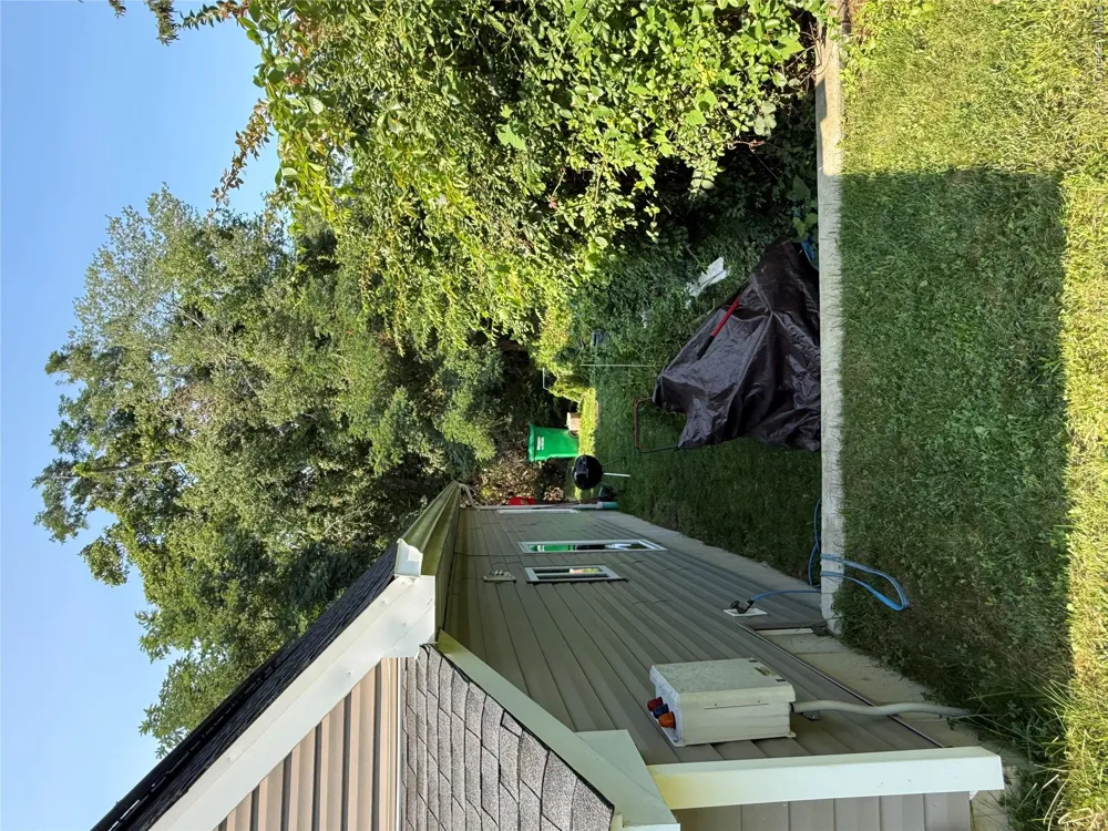 16 Oak Avenue Riverhead, NY 11901