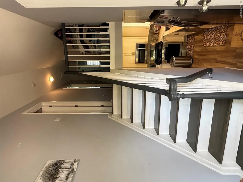 16 Oak Avenue Riverhead, NY 11901