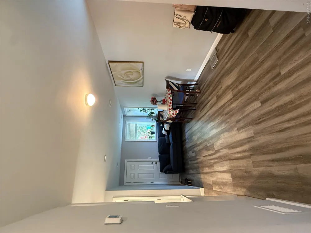 16 Oak Avenue Riverhead, NY 11901