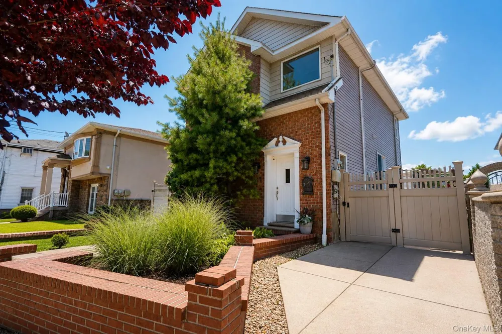 124 Reid Ave Staten Island, NY 10305