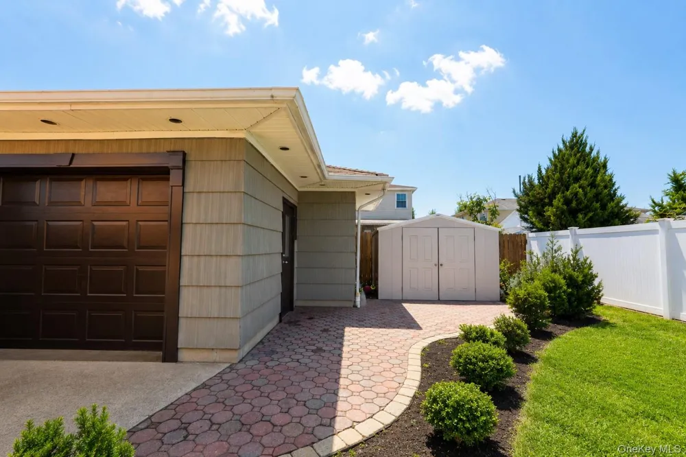 124 Reid Ave Staten Island, NY 10305