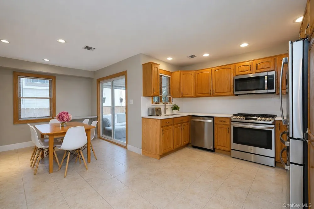 124 Reid Ave Staten Island, NY 10305