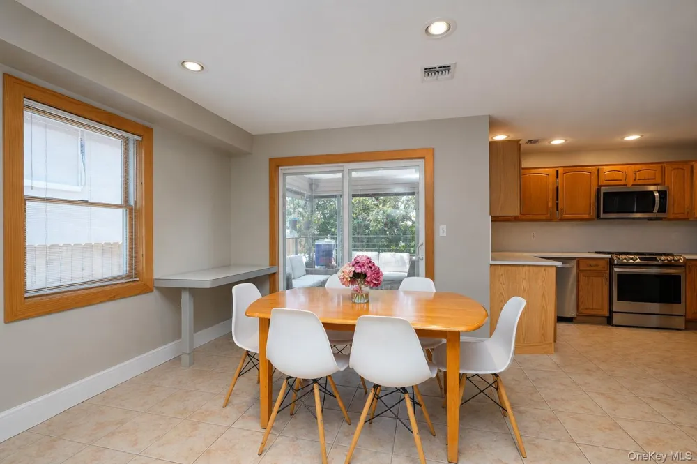 124 Reid Ave Staten Island, NY 10305