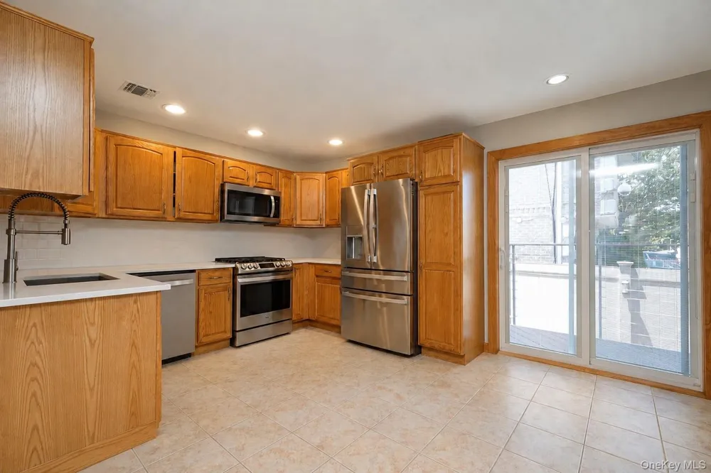 124 Reid Ave Staten Island, NY 10305