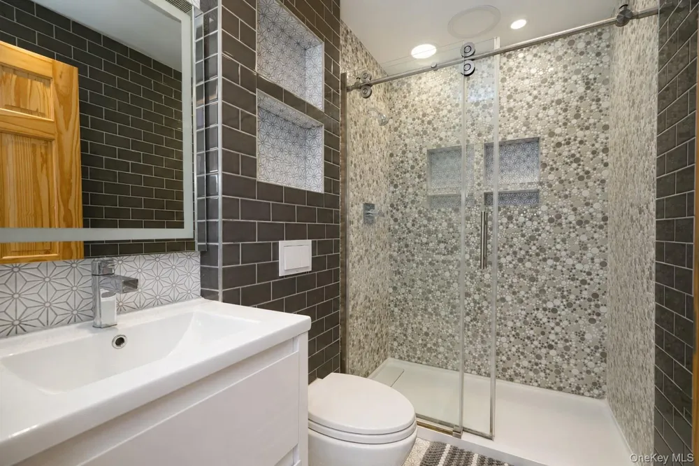 124 Reid Ave Staten Island, NY 10305