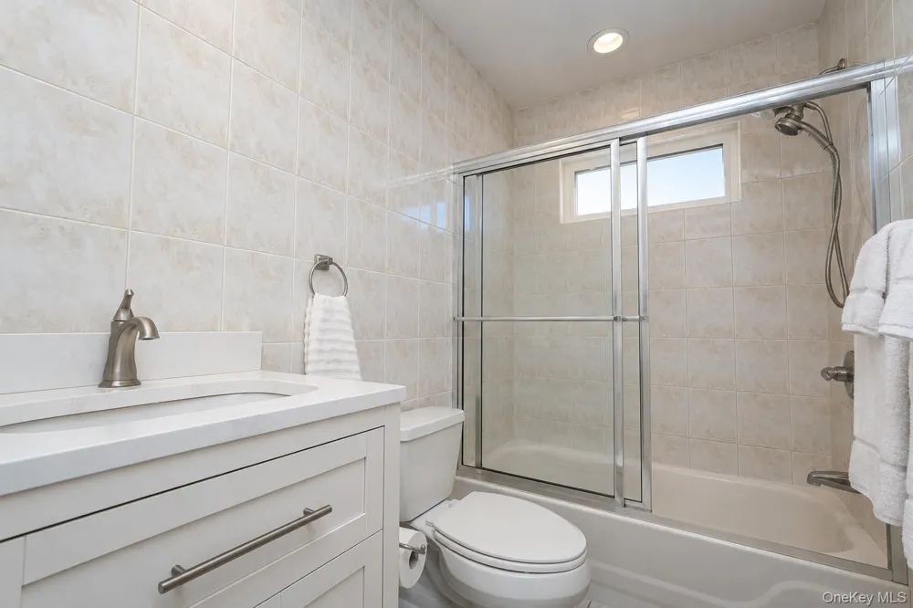 124 Reid Ave Staten Island, NY 10305