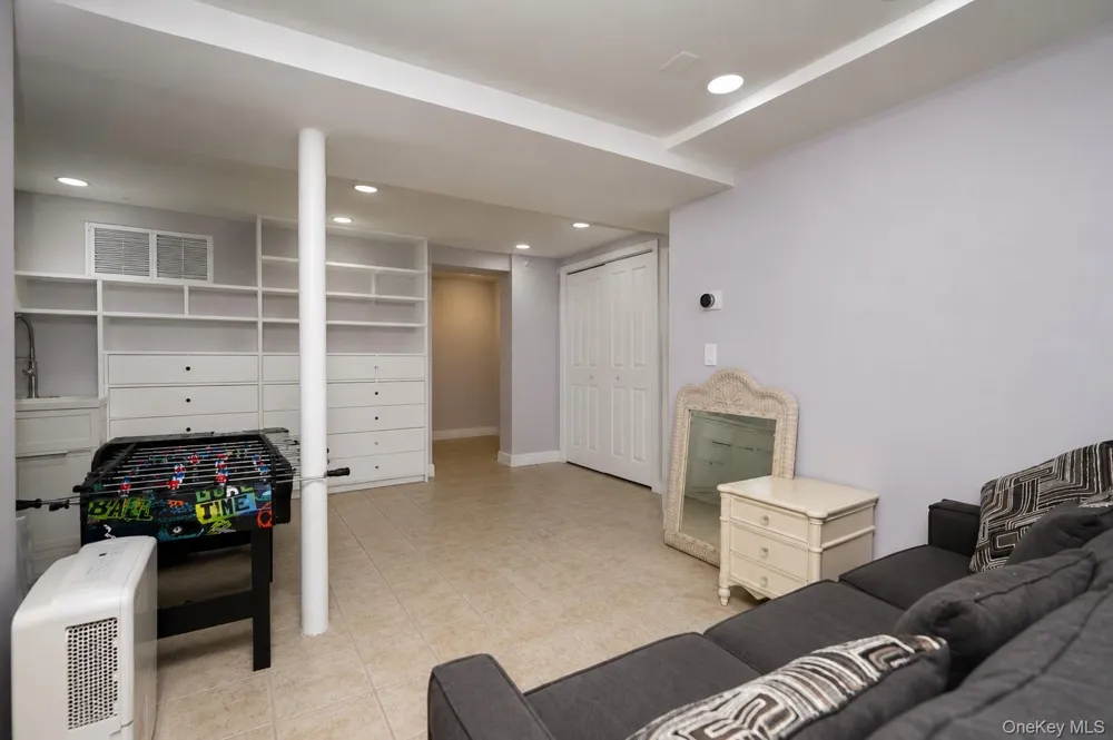 124 Reid Ave Staten Island, NY 10305