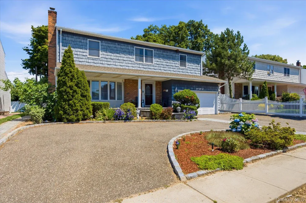 156 Lea Ann Terrace Wantagh, NY 11793