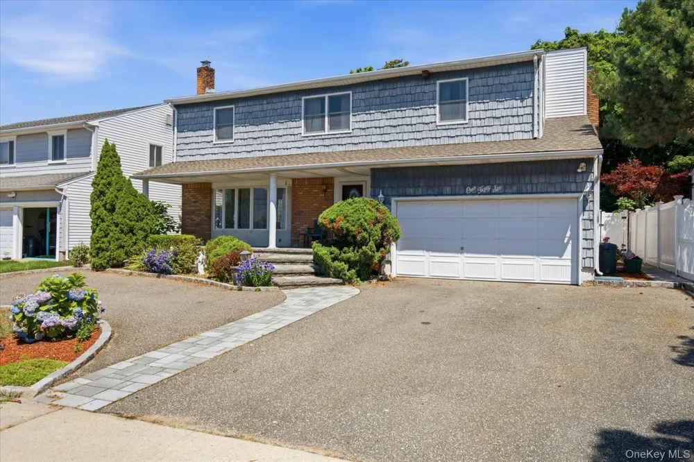 156 Lea Ann Terrace Wantagh, NY 11793