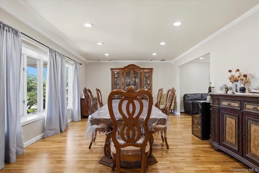 156 Lea Ann Terrace Wantagh, NY 11793