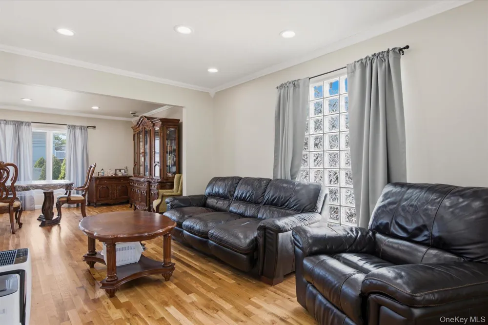 156 Lea Ann Terrace Wantagh, NY 11793
