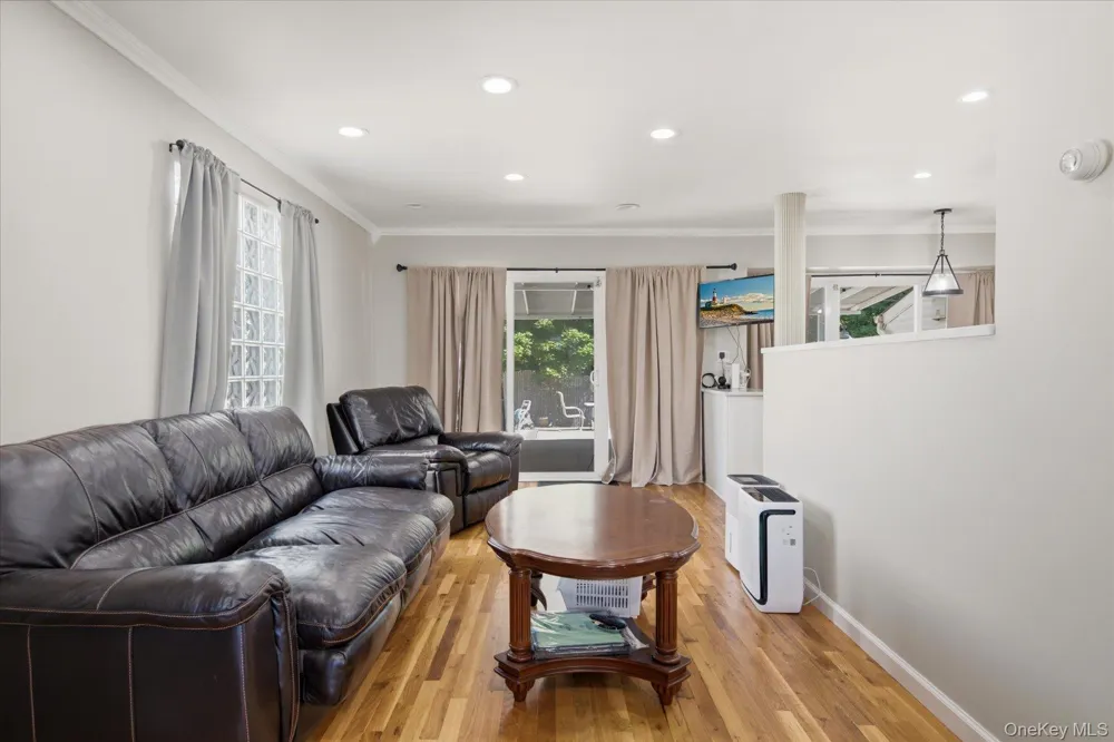 156 Lea Ann Terrace Wantagh, NY 11793
