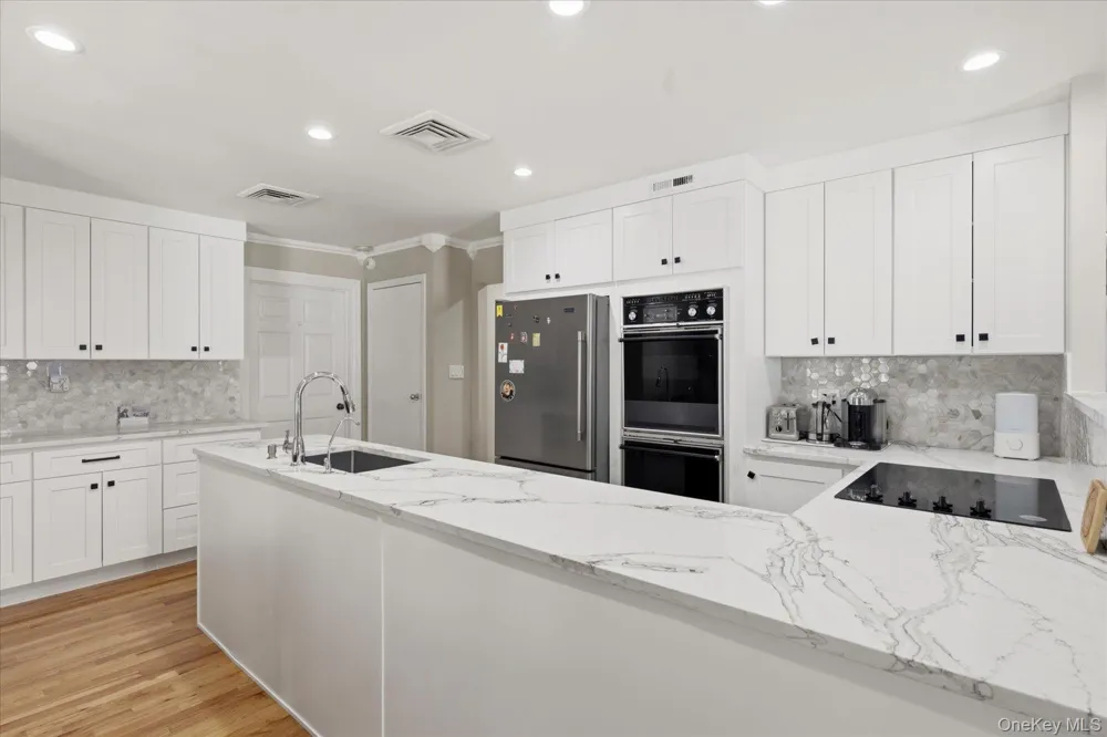 156 Lea Ann Terrace Wantagh, NY 11793