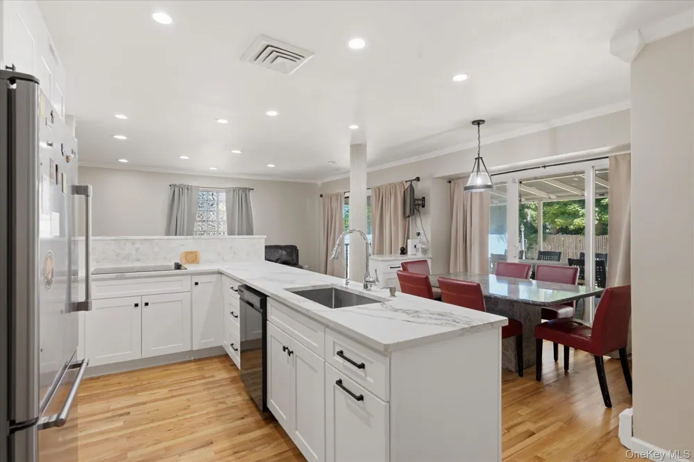 156 Lea Ann Terrace Wantagh, NY 11793