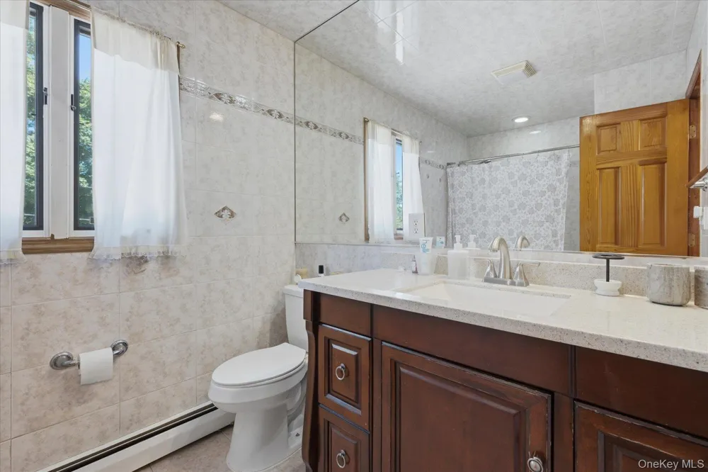 156 Lea Ann Terrace Wantagh, NY 11793