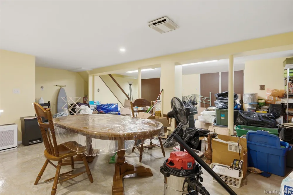 156 Lea Ann Terrace Wantagh, NY 11793